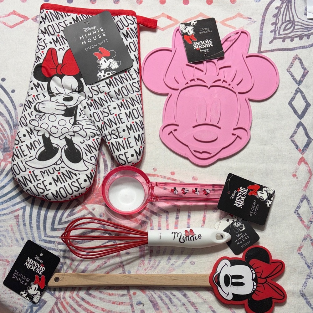 Disney Minnie Mouse Kitchen Essentials Set